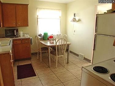2nd image of 323 E 215th St