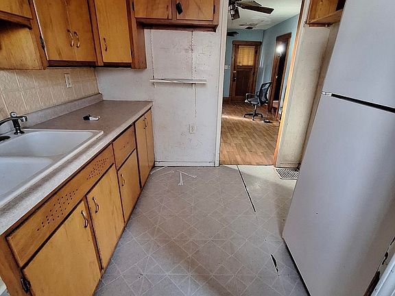 4th image of 2610 N Peoria Ave