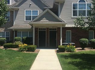 49092 W Woods Dr, Shelby Township, MI 48317
