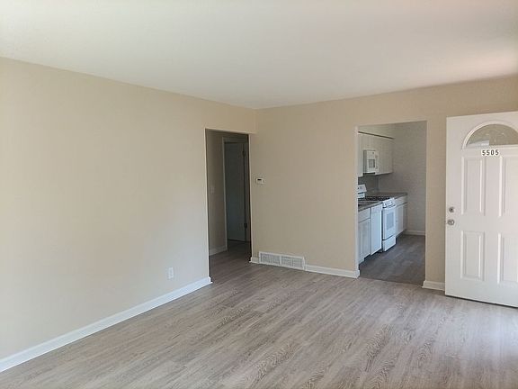 3rd image of 5505 Fenwick Dr