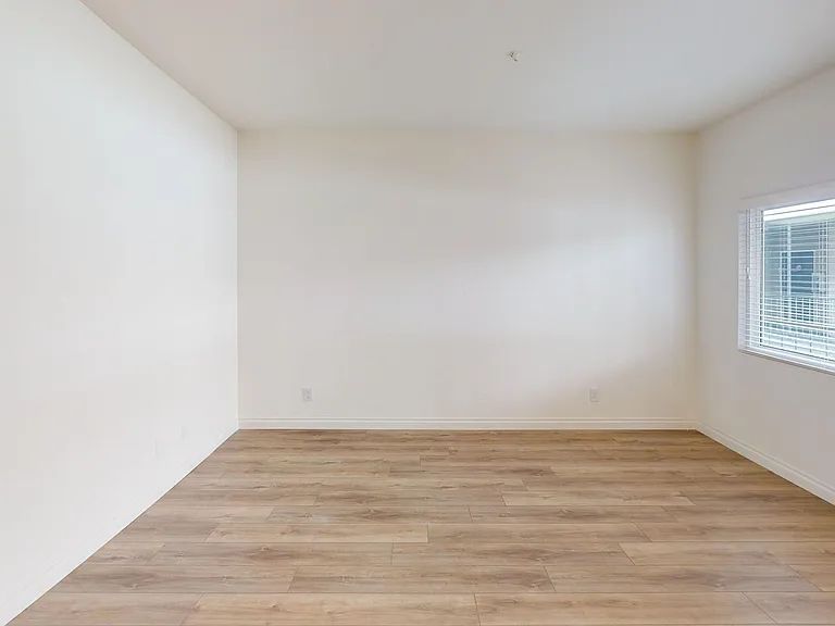 Highland Villa Apartments — Photo 42