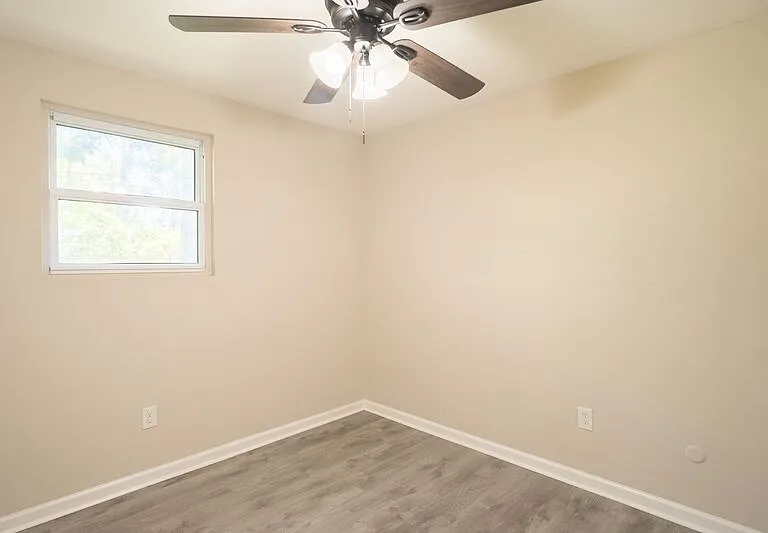 20 Ventura Blvd — Photo 27