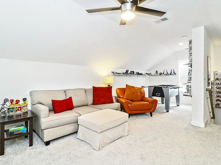 221 Wilson Dr — Photo 43