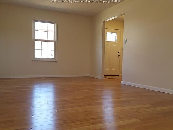 4th image of 1016 Greenland Cir