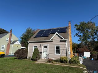 17 Pearl Street, Windsor Locks, CT 06096