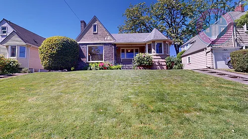 2605 NE 9th Ave Photo 1
