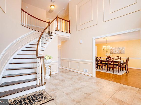 5th image of 6185 Snowhill Ct