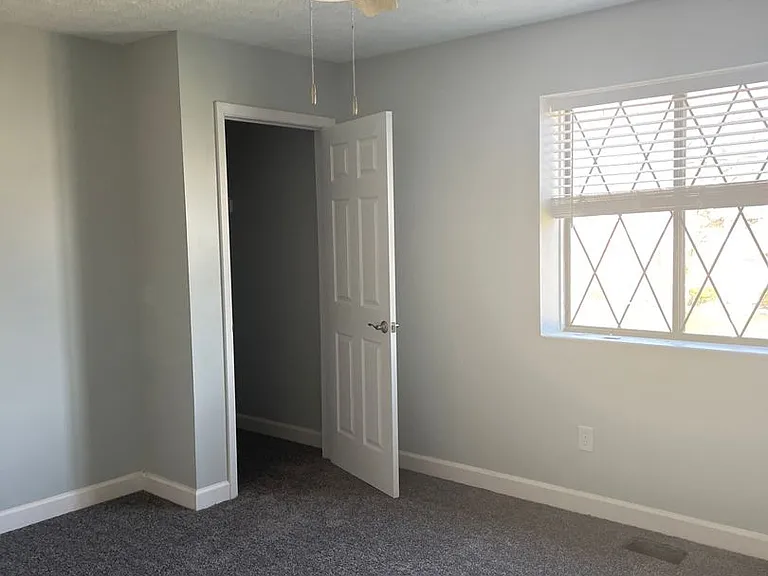 3240 Summerhill Ln — Photo 15