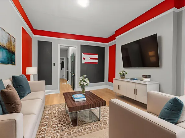 326 West 17th Street image 2 of 11
