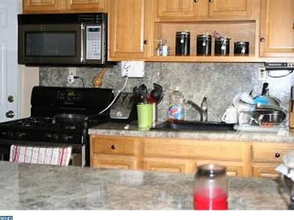 2nd image of 1723 Hollinshed Ave