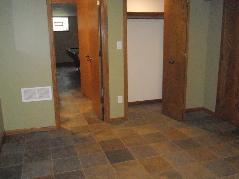 W Glenora Dr — Photo 2