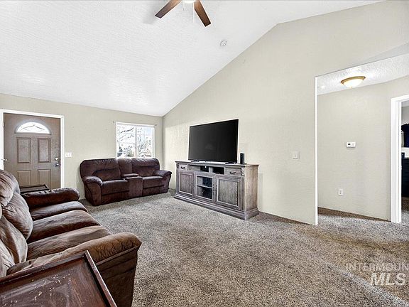 5th image of 103 & 105 W Oak St