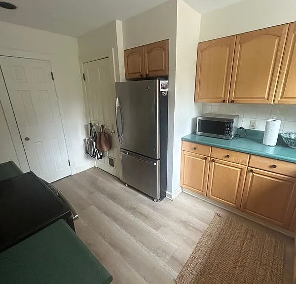 136 Adams Pl — Photo 3