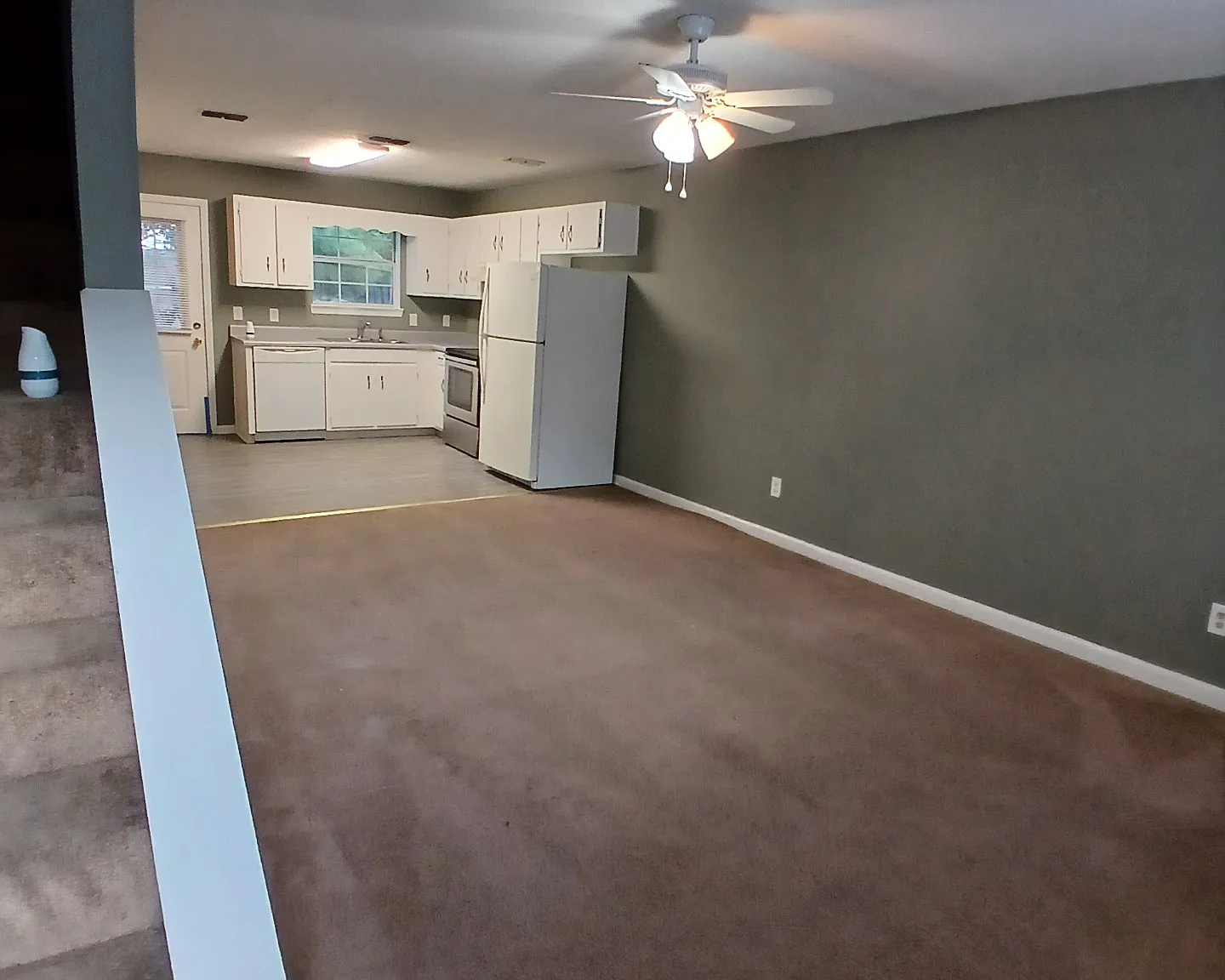 2 bed, 1.5 bath, $995 — Photo 2