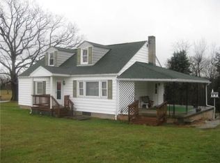 165 Lakeview Rd, Ford City, PA 16226