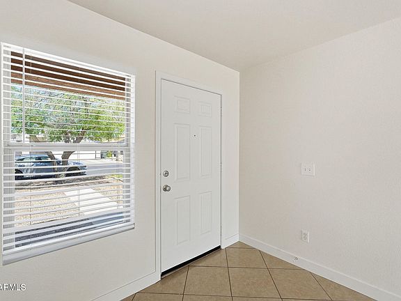 5th image of 11813 W DAHLIA Drive