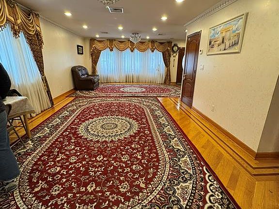 5th image of 119-04 Myrtle Ave #1