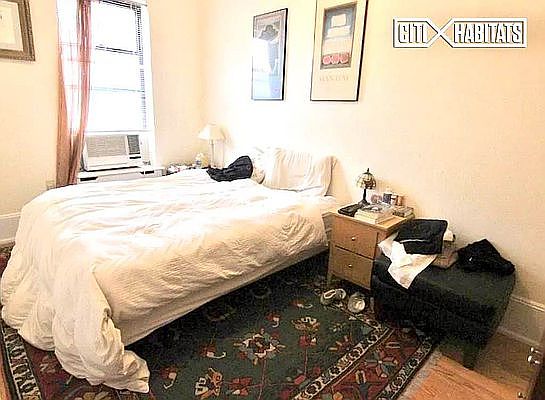 5th image of 137 W 75th St #1