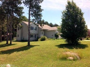 7321 Mid Timber Dr, Greenville, MI 48838