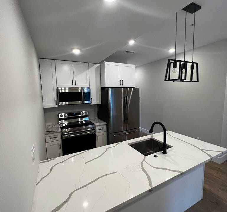 1st image of 2216 N Franklin St #2