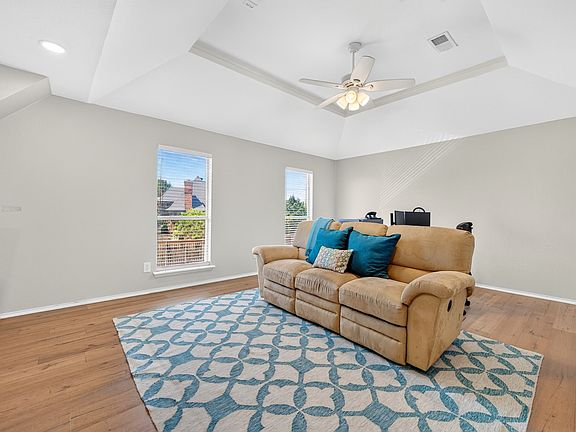 5th image of 608 Raintree Cir