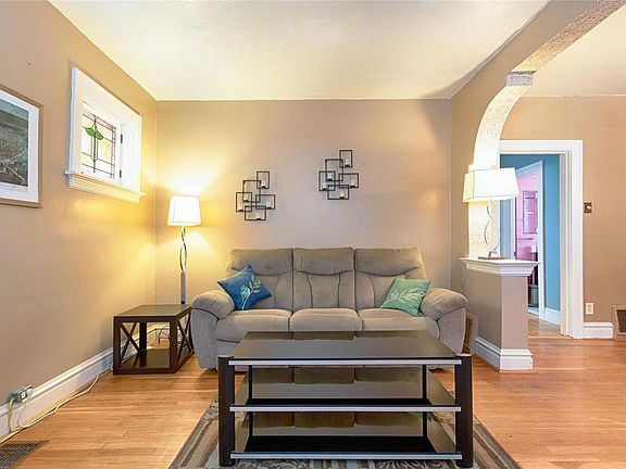 3rd image of 6509 Parkwood Pl