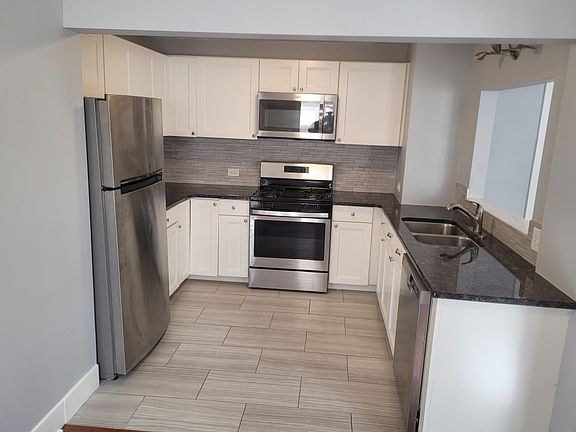 5th image of 272 Colvin Ave APT 4