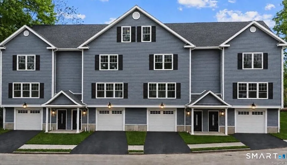 15 Colby Ct #D