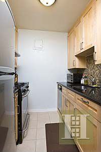 3rd image of 210 E 15th St APT 9H