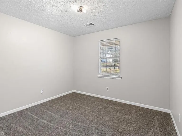 120 Woodcrest Dr — Photo 16