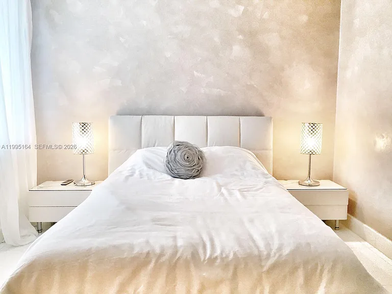 2301 Collins Ave #1507 — Photo 16