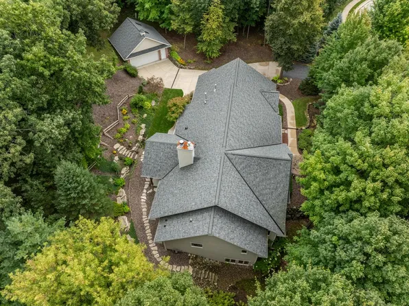 260 Glacial DRIVE, Slinger, WI 53086