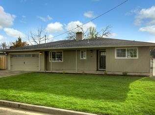 20 Ashley Pl, Central Point, OR 97502