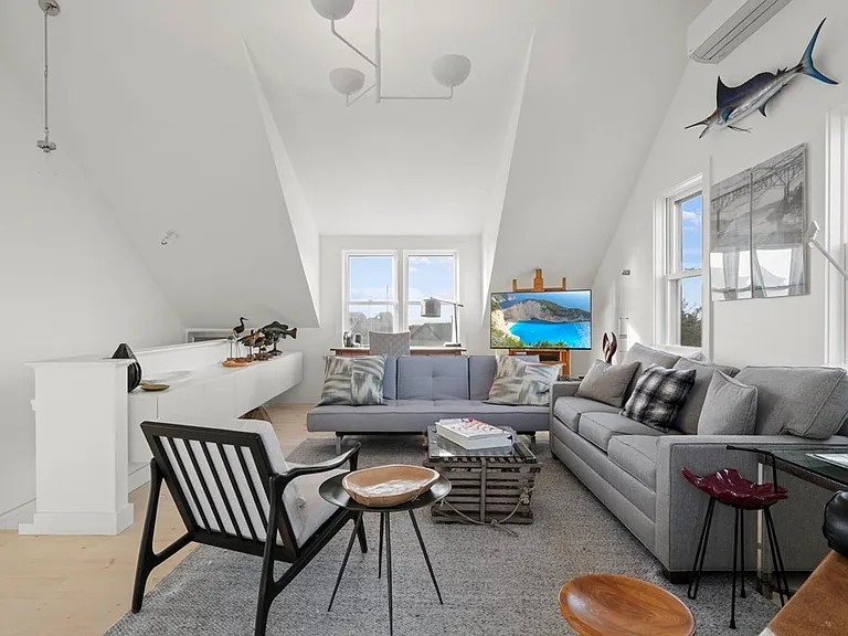 8 Maine Ave — Photo 12