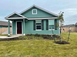 420 Halfmoon Dr, Lockhart, TX 78644