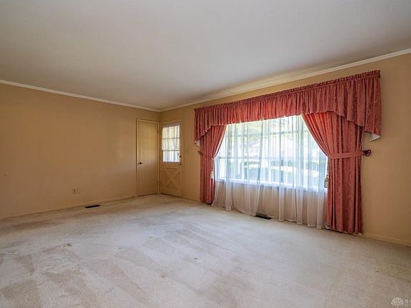 2nd image of 3131 Gardenia Dr