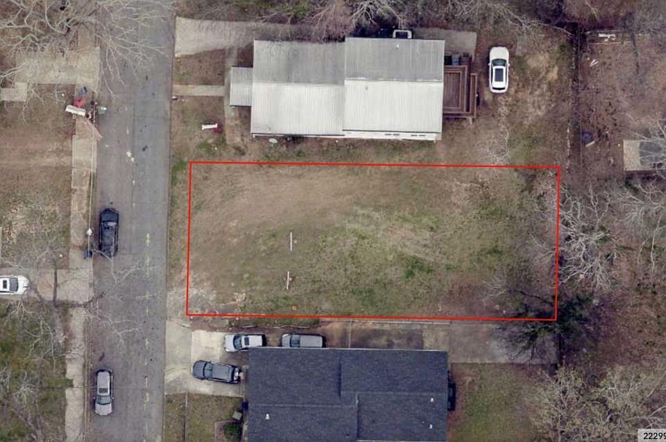 2nd image of 1006 Liman Ave SE