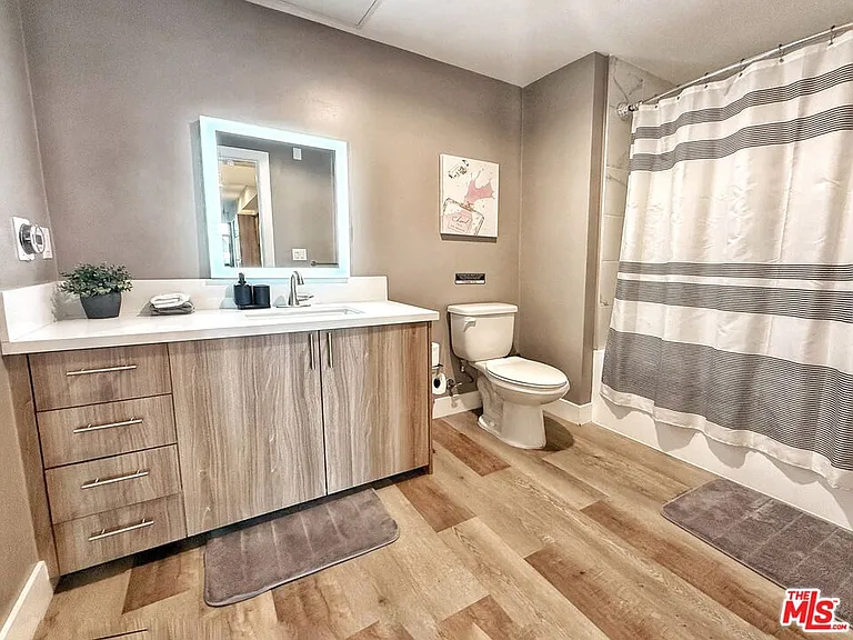 723 S Saint Andrews Pl #504 — Photo 4