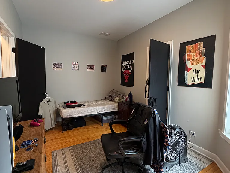 4324 W Addison St #2 — Photo 9
