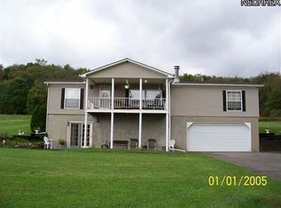 6611 Justison Rd, East Palestine, OH 44413