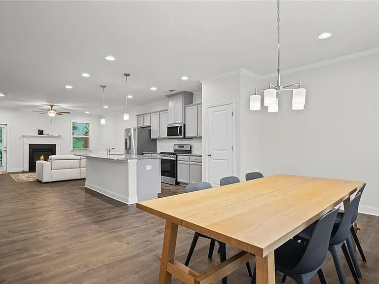 2779 White Oak Ln #20 — Photo 14
