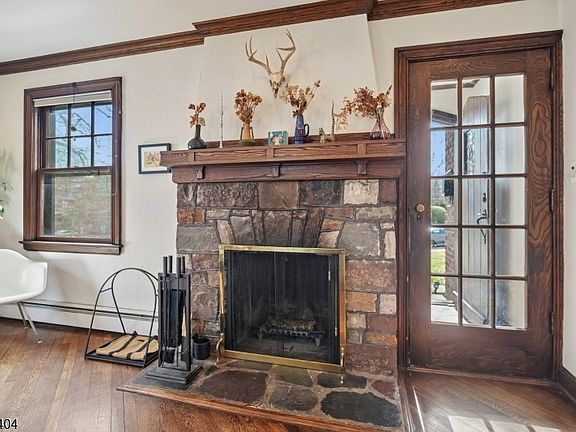 2nd image of 9 Dogwood Rd