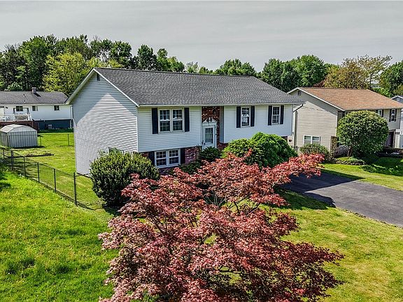 5th image of 514 Woodburne Dr