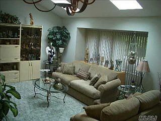 1st image of 15 Dartmouth Dr