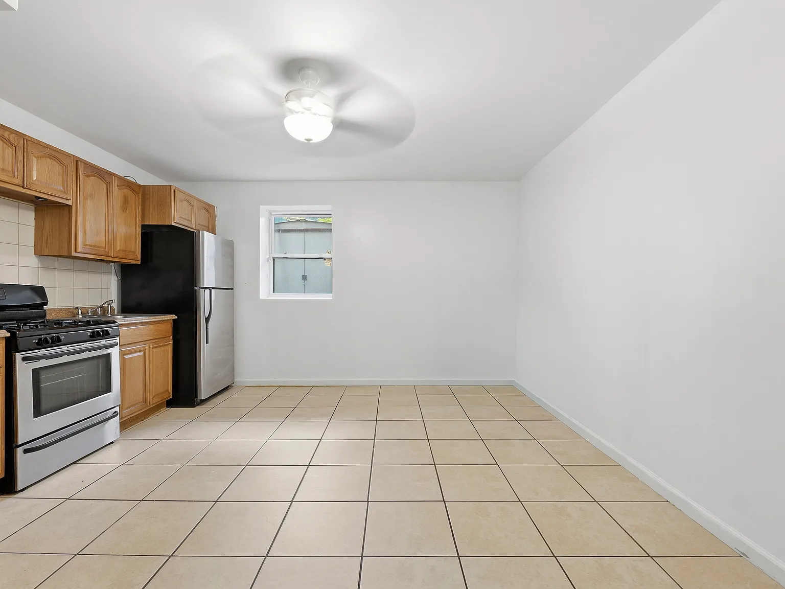 2 bed, $2,050 — Photo 4
