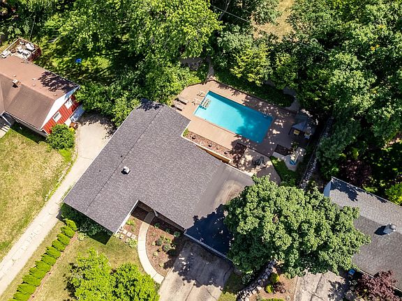 2nd image of 3319 Landstrom Rd