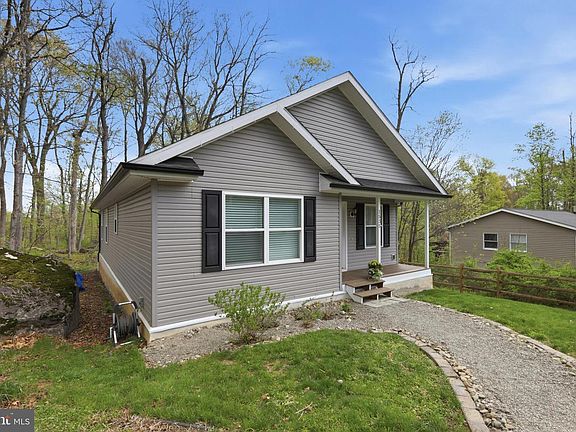 4th image of 1535 Oak Ln