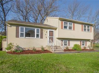 22 Mohawk Rd, Plainville, CT 06062