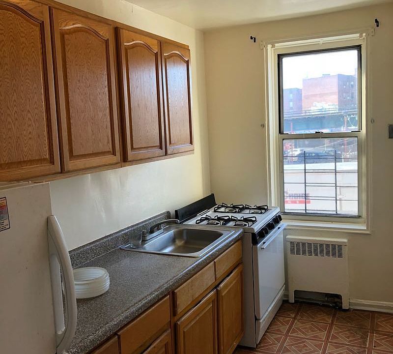 2nd image of 2215 Cruger Ave APT 6D