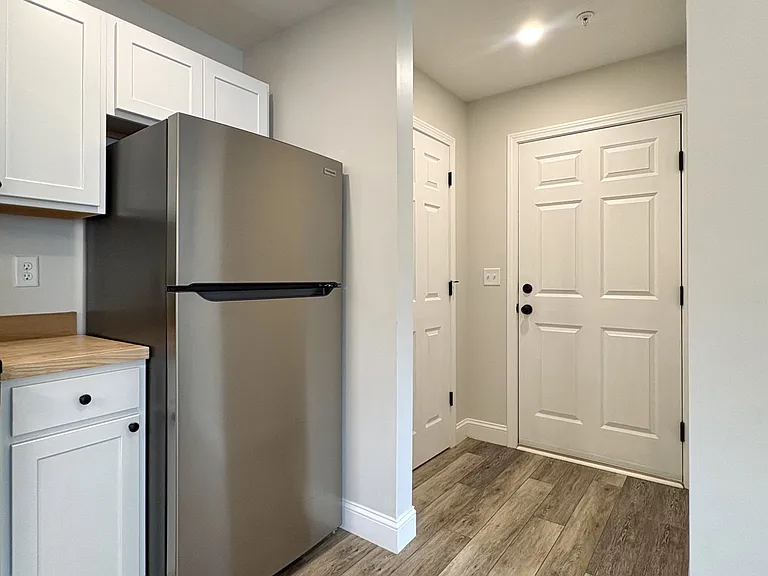 37 Cottage St #E — Photo 5